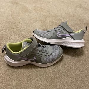 Little kids Nike running shoes - size 12C